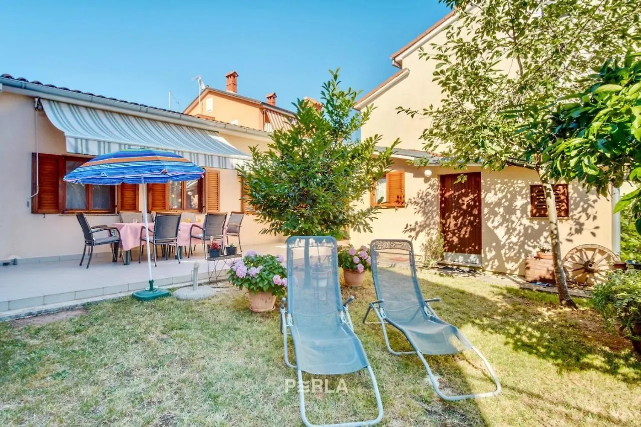Apartment Casa Melita With Garden Stinjan