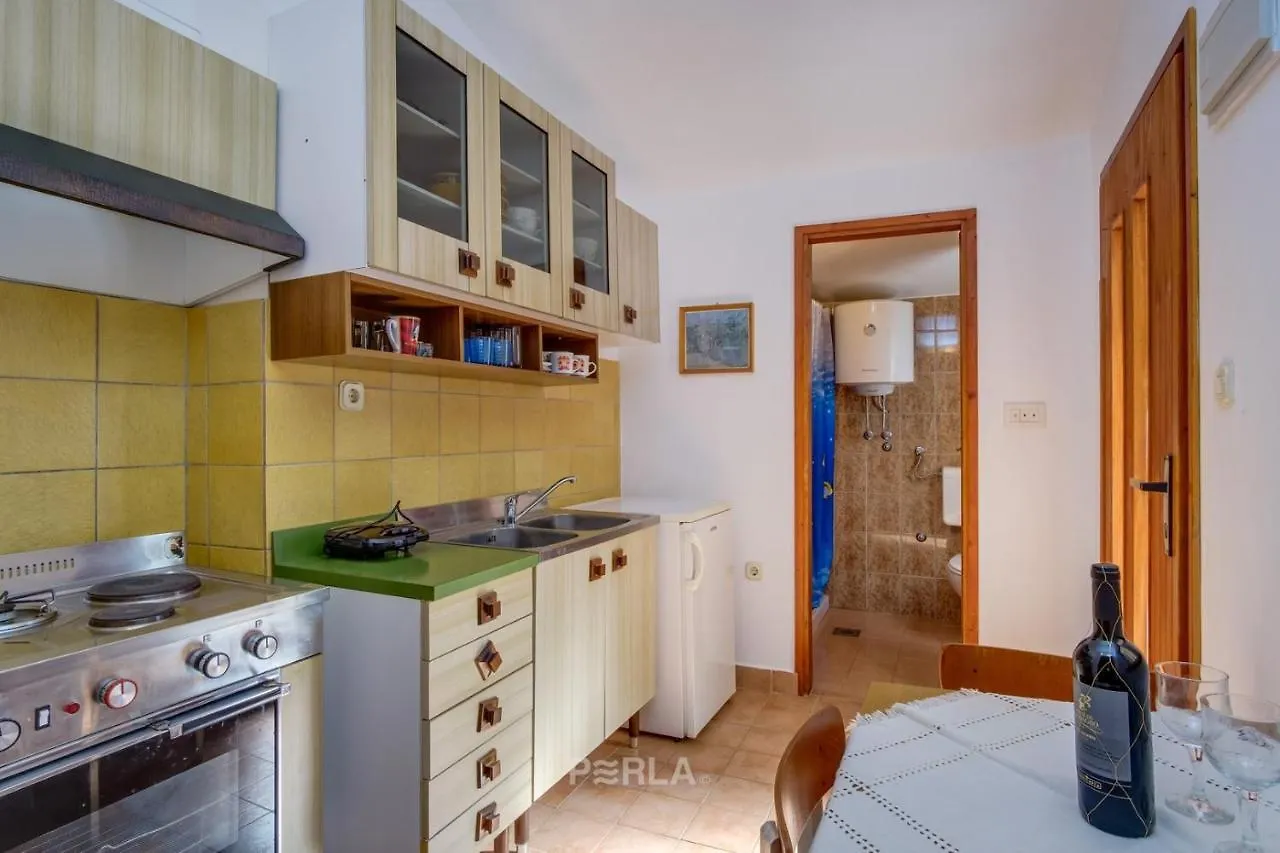 Apartment Casa Melita With Garden Stinjan