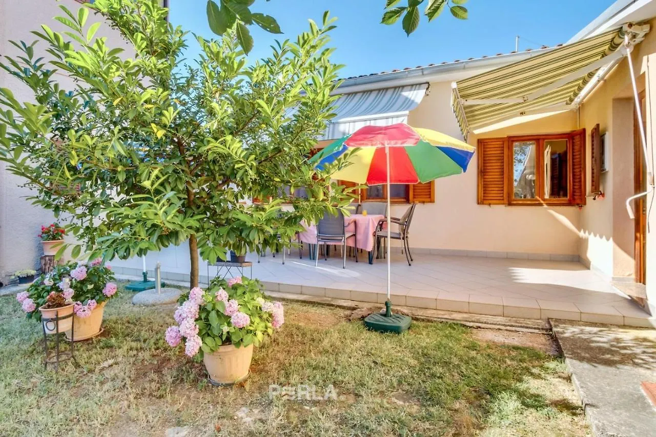 Apartment Casa Melita With Garden